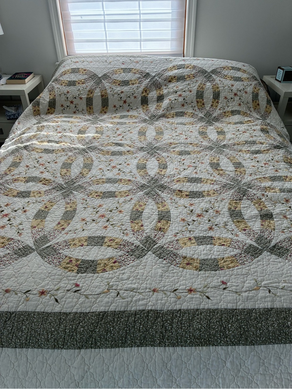 Better Homes and Gardens Double Wedding Ring Queen Quilt 100% Cotton Cottagecore